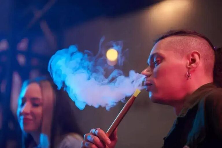 Vapes: Os riscos ocultos que superam o tabagismo tradicional