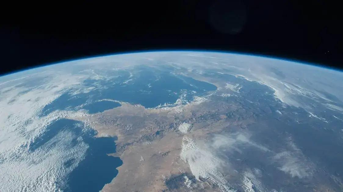 Cientistas descobrem reservatório de água gigante no manto da Terra