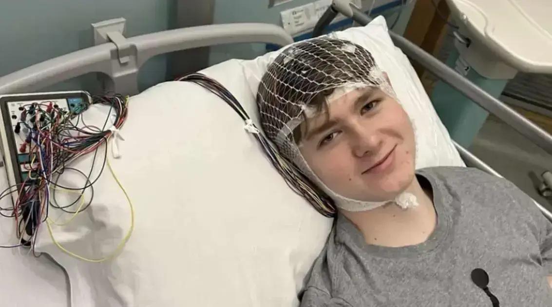 Adolescente ativo começa batalha contra tumor cerebral inoperável