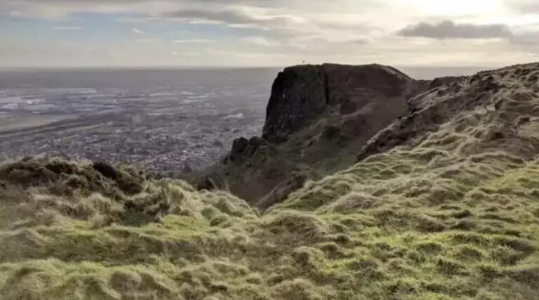A incrível fotobomba que surpreendeu em uma trilha em Belfast