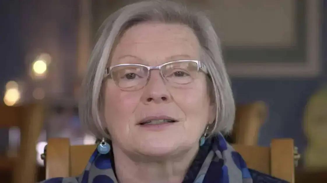 Mulher com olfato extraordinário ajuda no diagnóstico precoce de Parkinson