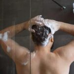 Os riscos de urinar no chuveiro: saiba como isso afeta sua saúde
