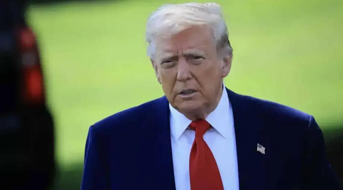 Polêmica com imagem de Trump como papa gera críticas e divisão de opiniões