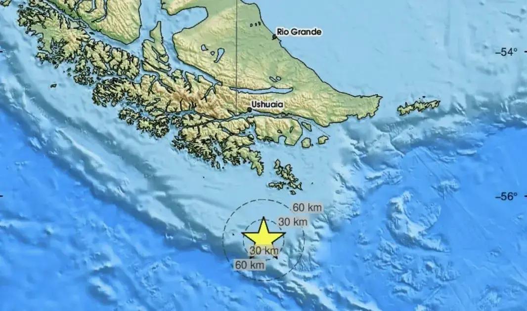 Tsunami alert após terremoto de 7,4 atinge a Passagem de Drake