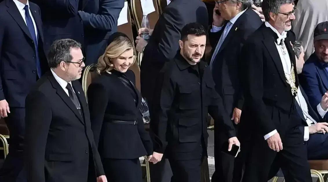 Zelensky e sua estratégia visual na missa do Papa Leão XIV